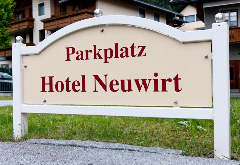 neuwirt-tirol_parkplatz_800px